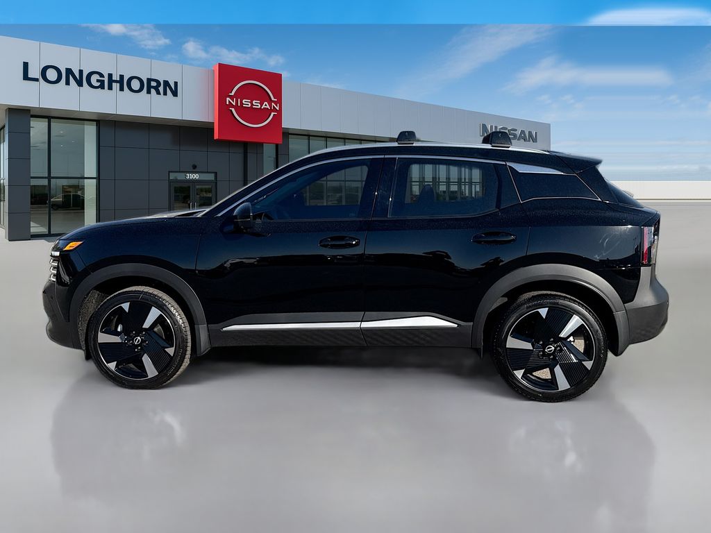 2026 Nissan Kicks SR photo 3