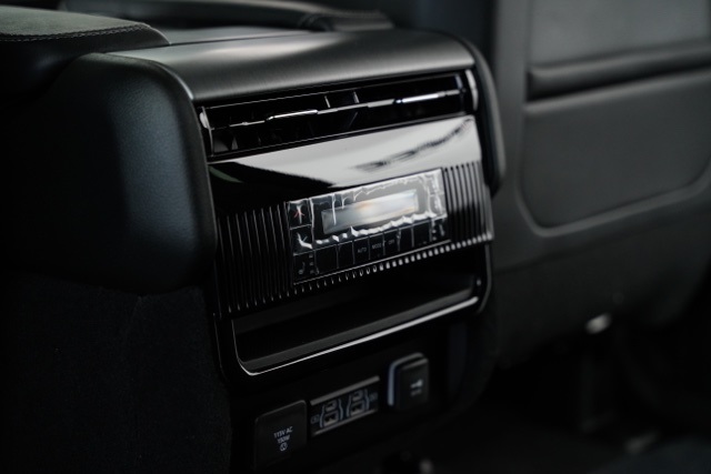 2025 Jeep Wagoneer Series II photo 30