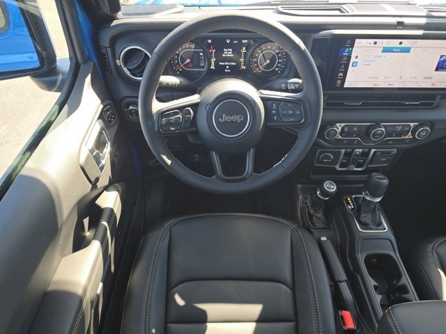 2025 Jeep Gladiator Sport photo 2