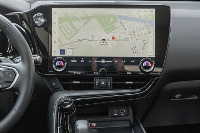 2025 Lexus NX 350h Premium photo 7