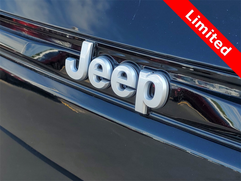 2025 Jeep Grand Cherokee Limited photo 4