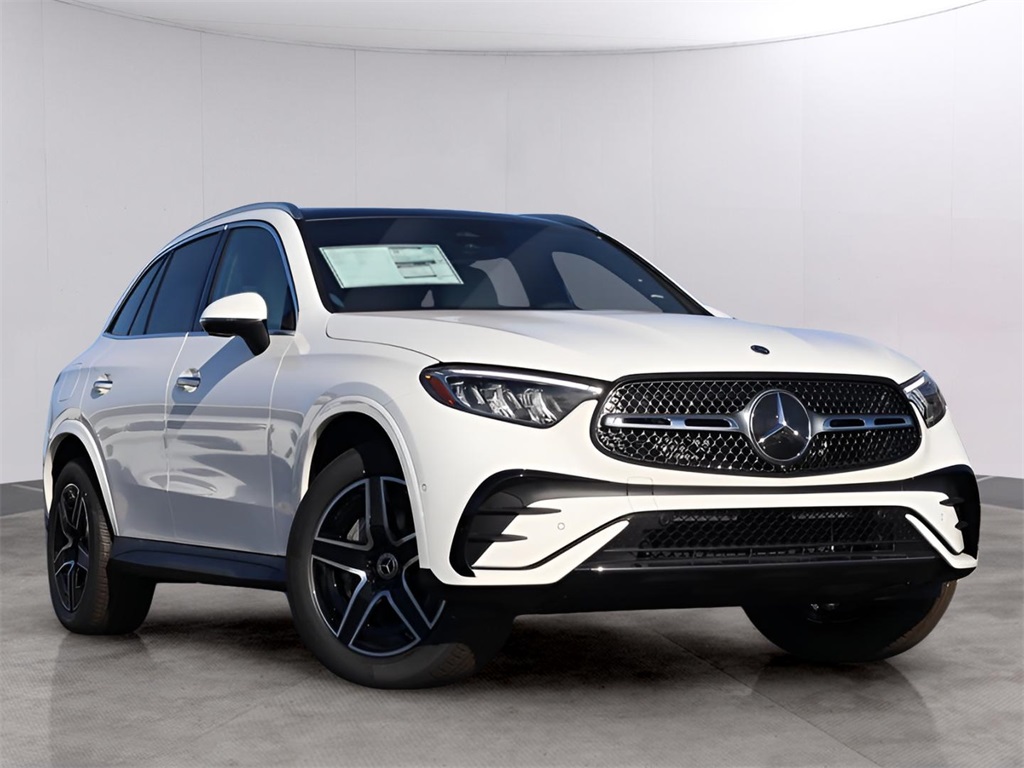 2026 Mercedes-Benz GLC Base's photo