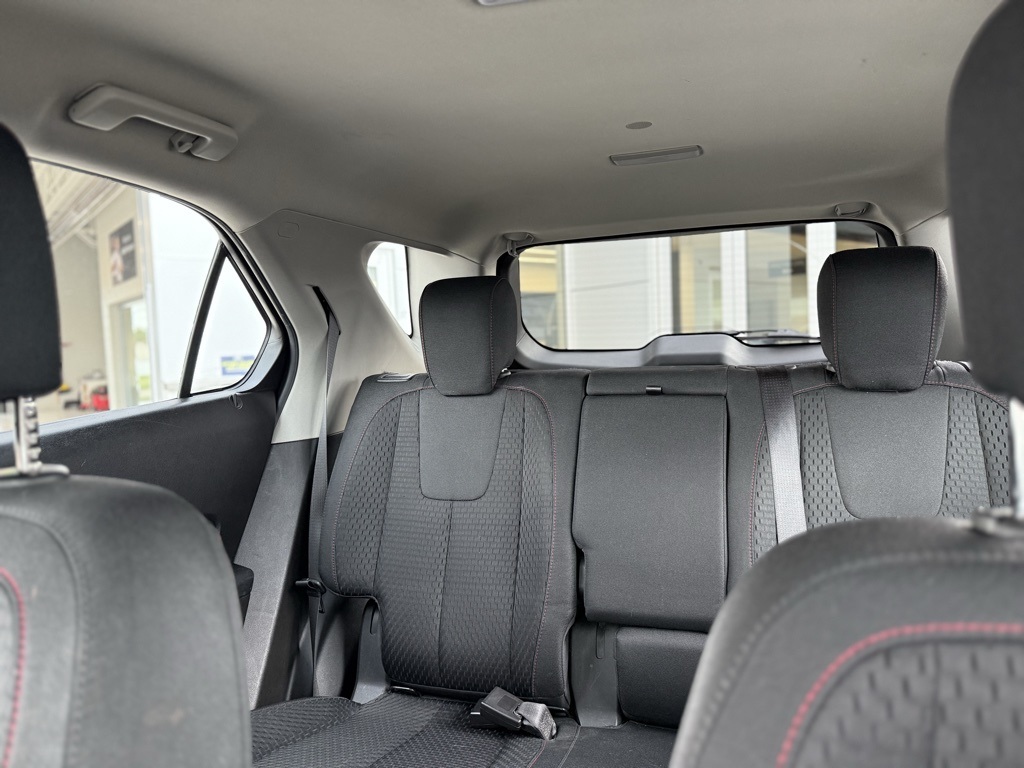 2015 Chevrolet Equinox LS photo 30