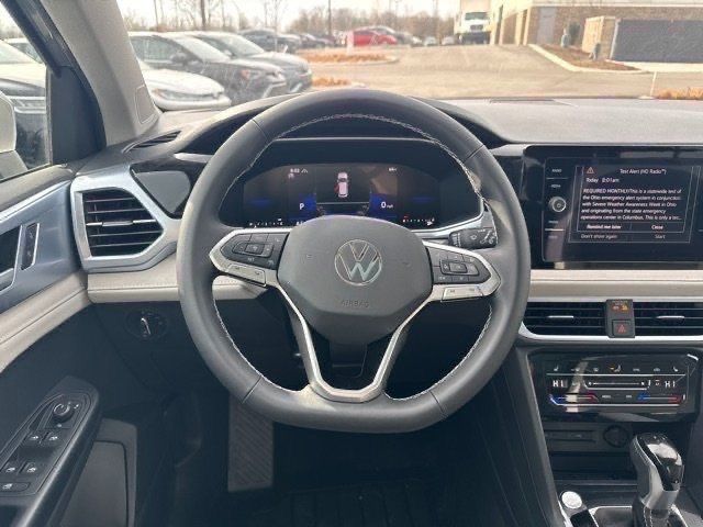 2025 Volkswagen Taos SE photo 15