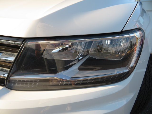 2020 Volkswagen Tiguan SEL photo 32