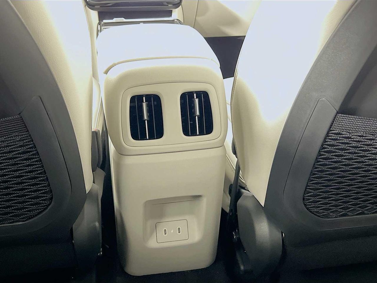 2025 Hyundai Tucson Limited photo 3