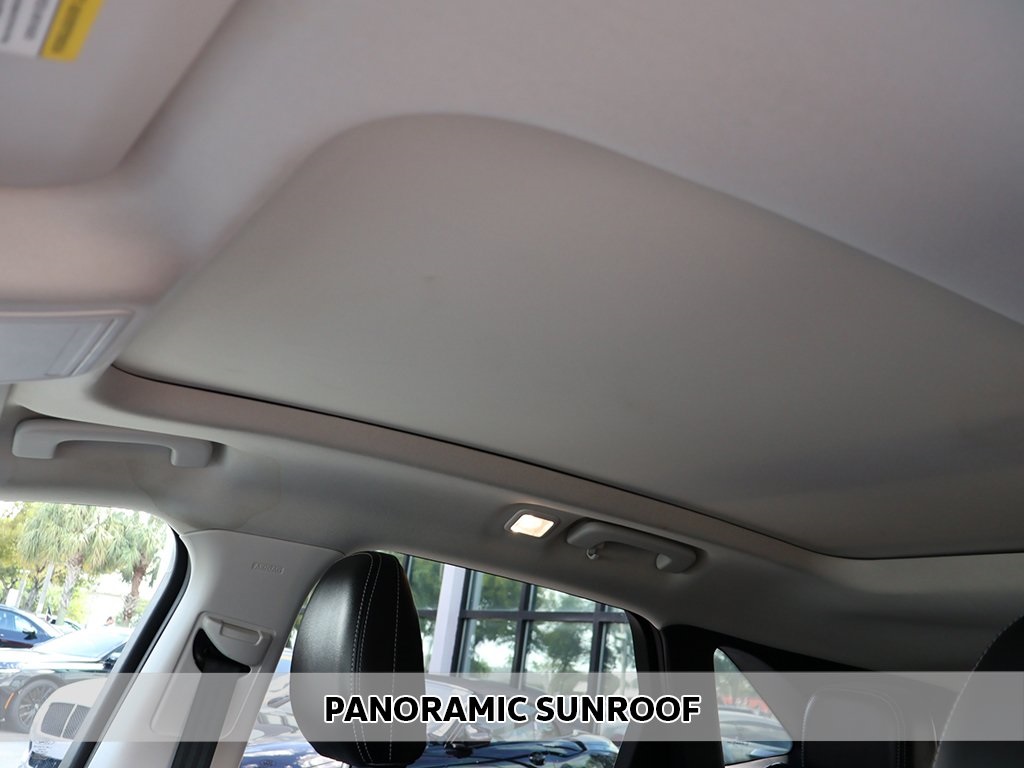 2022 Ford Escape SEL photo 4