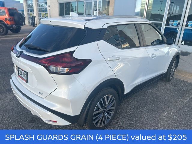 2022 Nissan Kicks SV photo 4