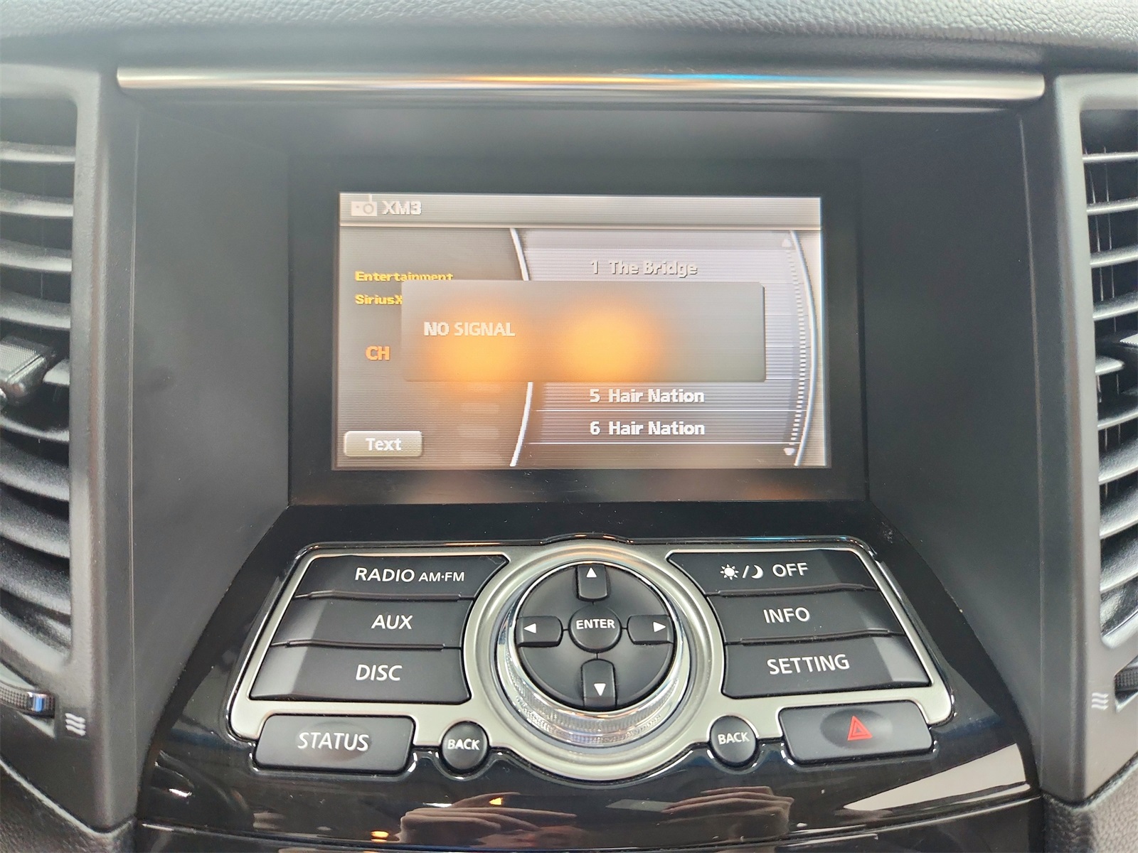 2017 Infiniti QX70 Base photo 24