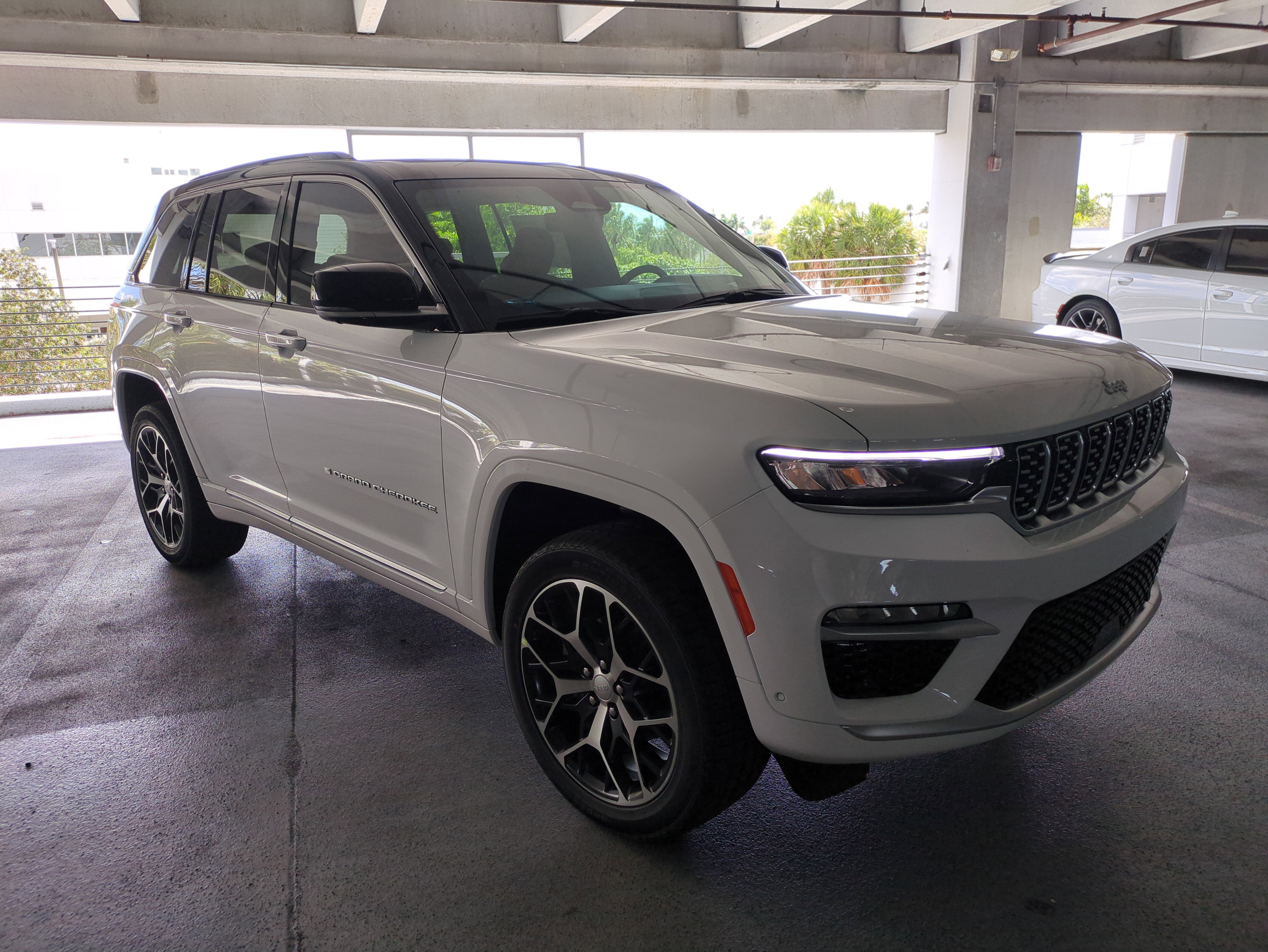 2025 Jeep Grand Cherokee Summit Reserve's photo