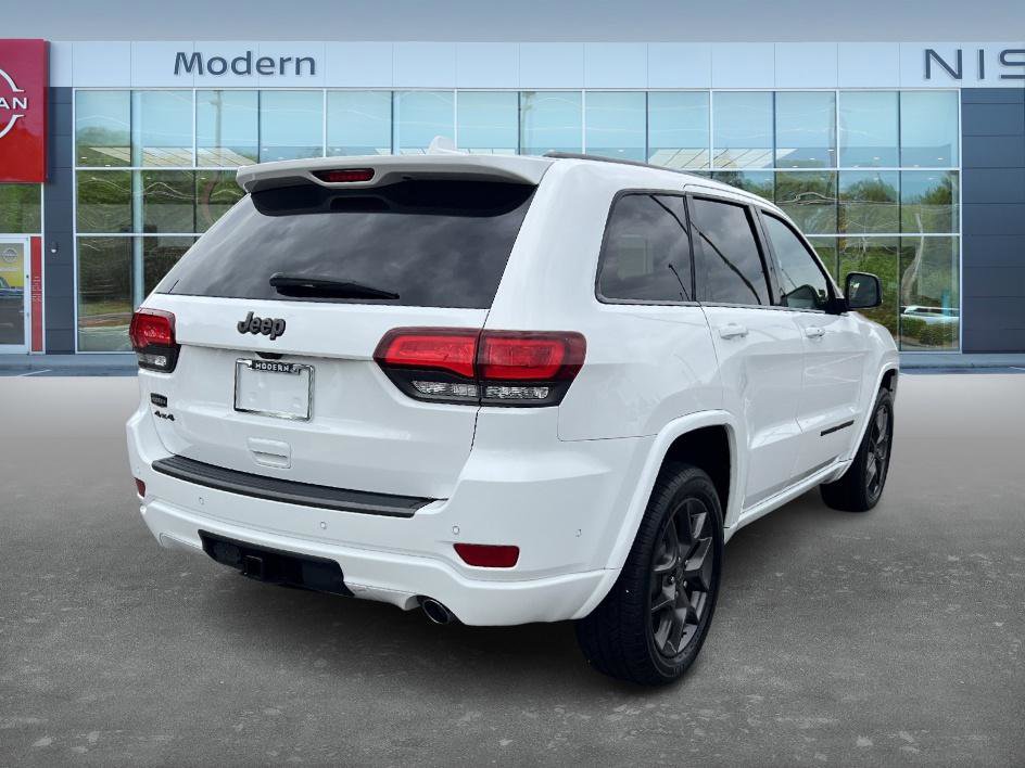 2021 Jeep Grand Cherokee Anniversary Edition photo 4