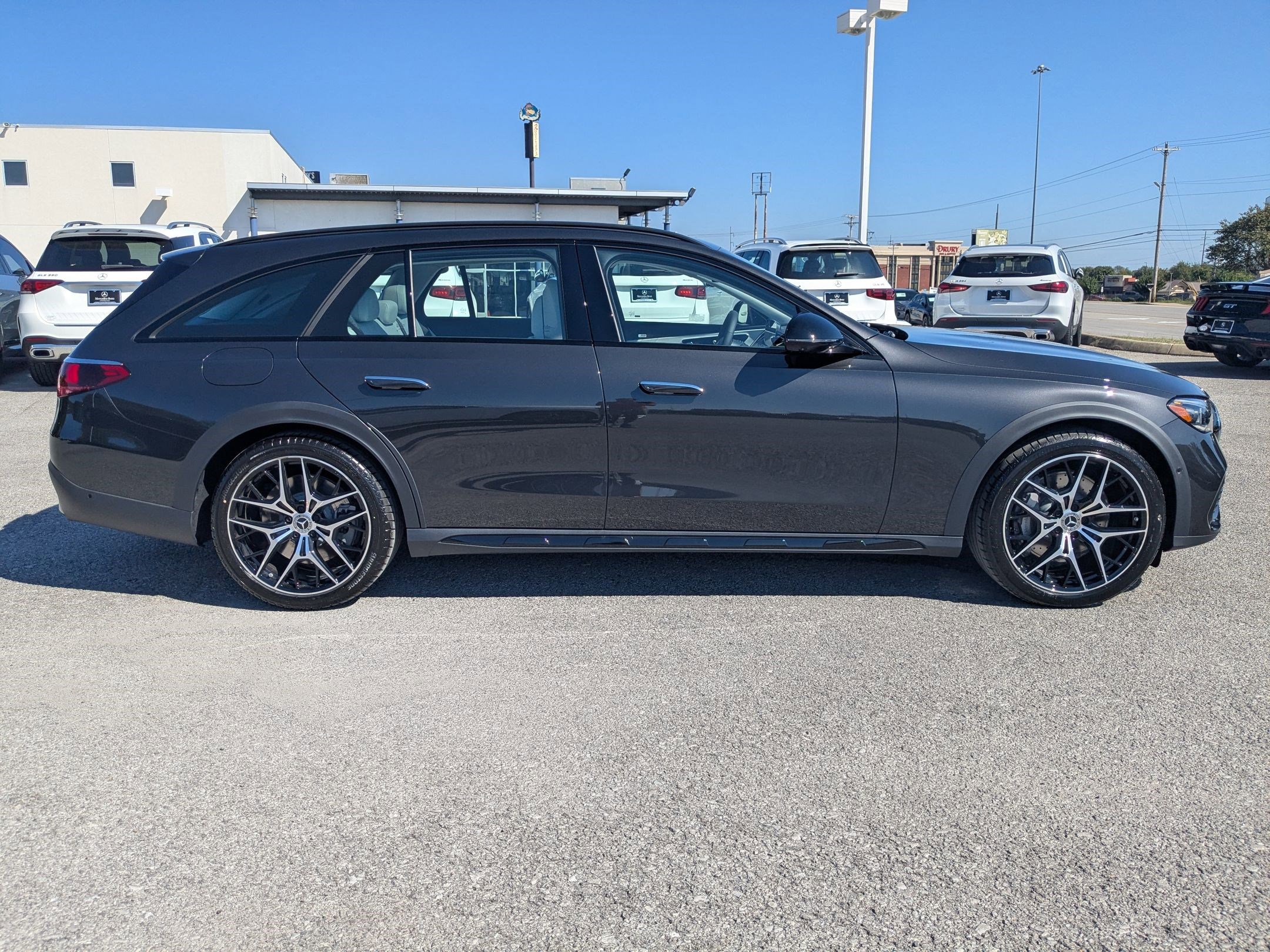 2026 Mercedes Benz E 450 4MATIC Wagon photo 4