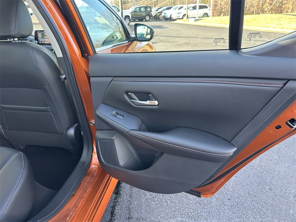 2025 Nissan Sentra SR photo 17