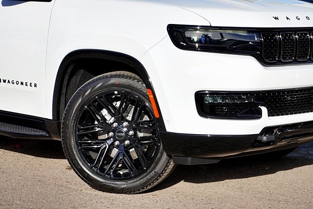 New 2025 Bright White Clear-Coat Exterior Paint Jeep Series II image 4