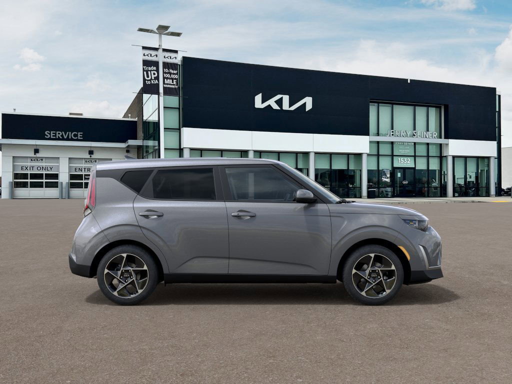 2025 Kia Soul EX photo 3