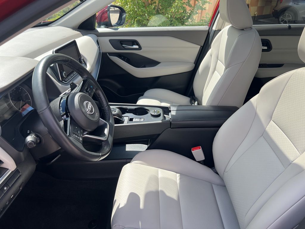 2023 Nissan Rogue SV photo 4