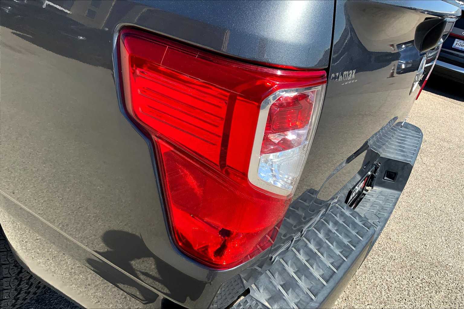 2023 Nissan Titan S Crew Cab photo 24