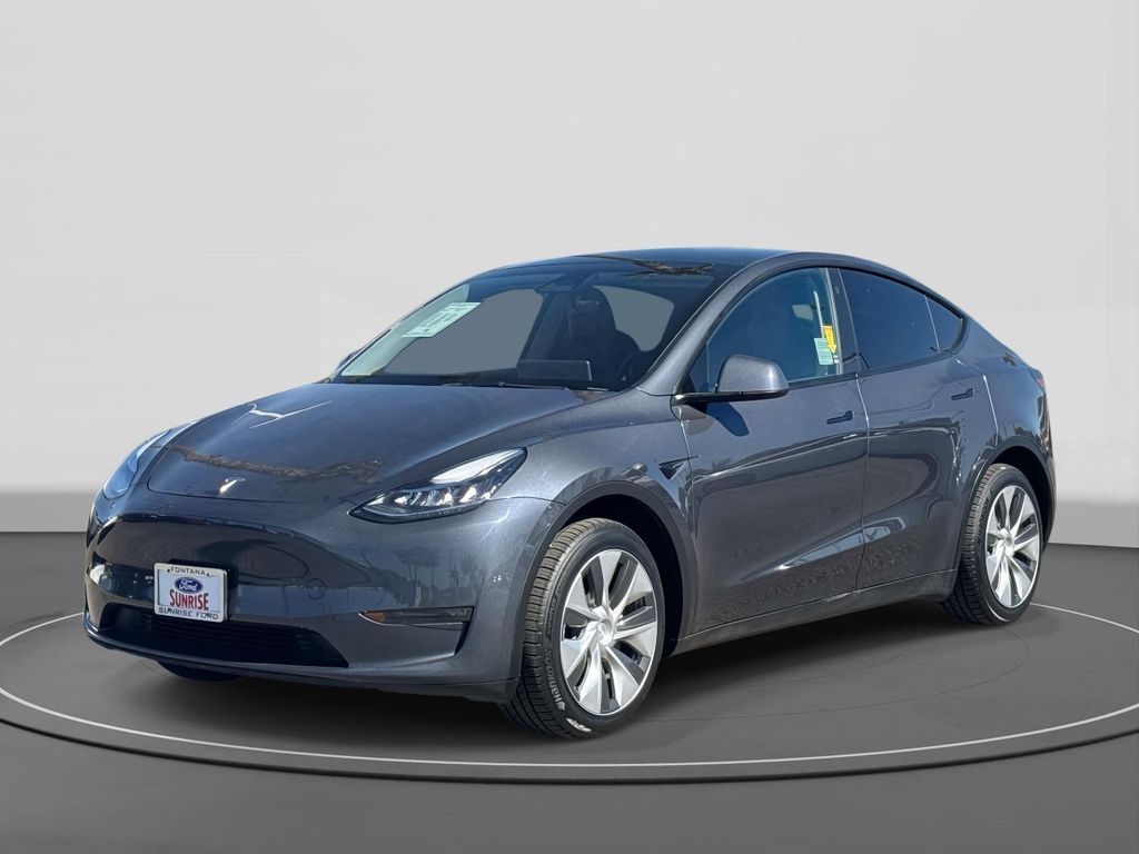 2023 Tesla Model Y Long Range's photo