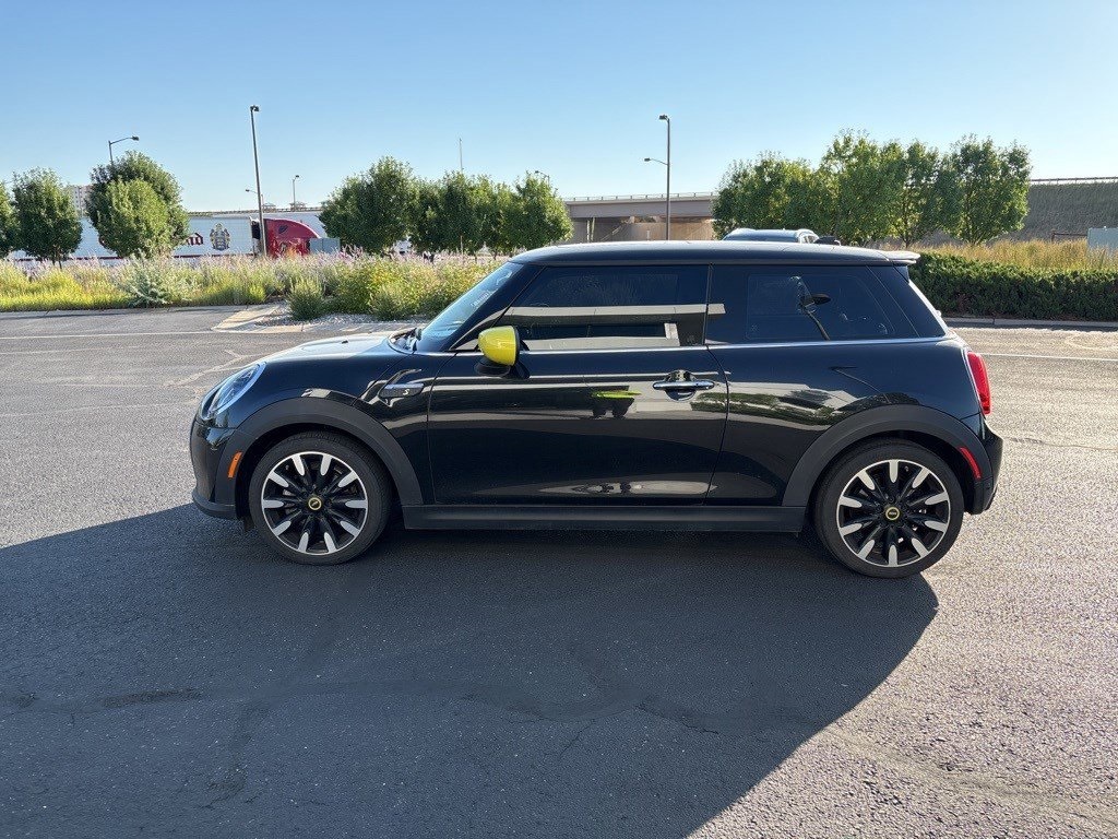 Used 2024 MINI Hardtop 2 Door SE with VIN WMW13DJ06R2U39588 for sale in Loveland, CO