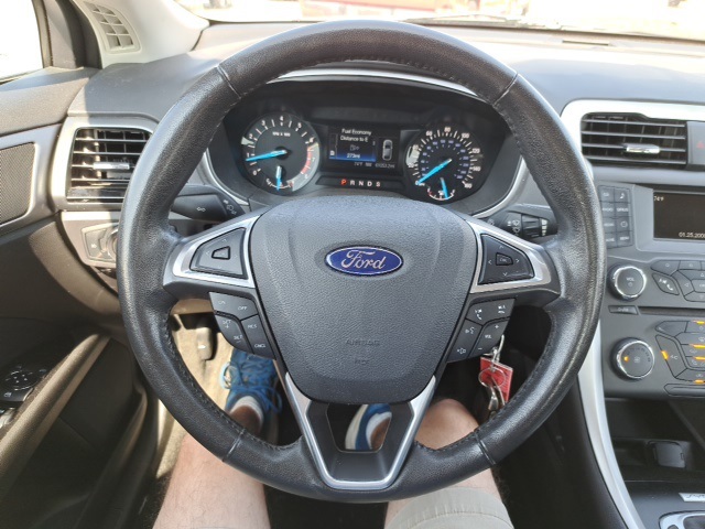 2016 Ford Fusion SE photo 17