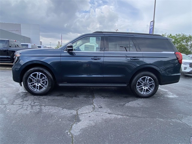 2025 Ford Expedition photo 5