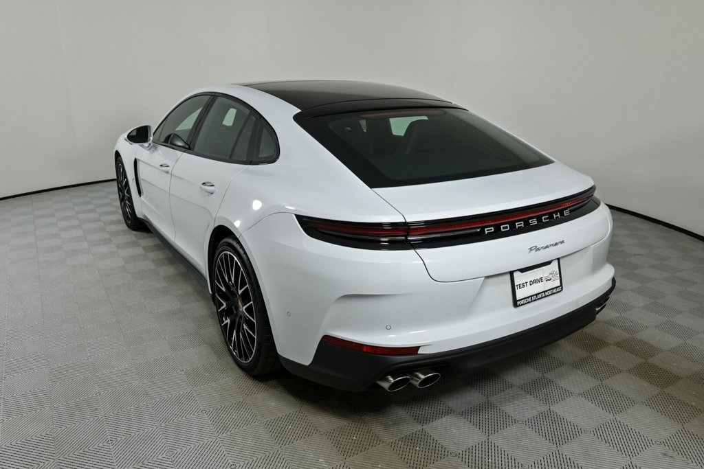 2025 Porsche Panamera Base photo 3