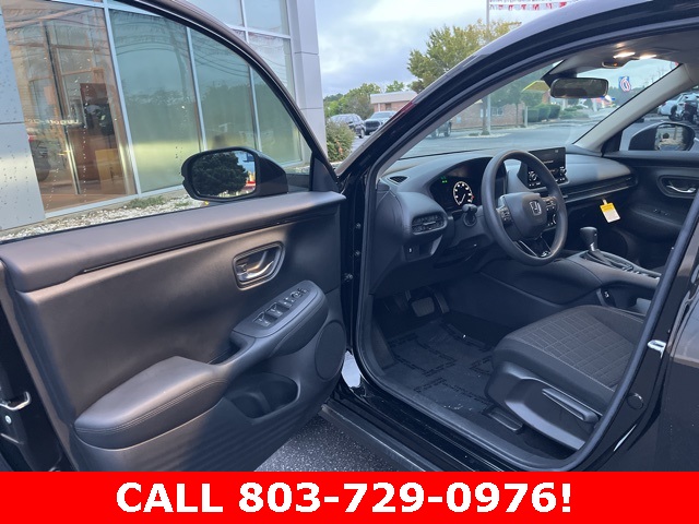 2023 Honda HR-V LX 2WD photo 2