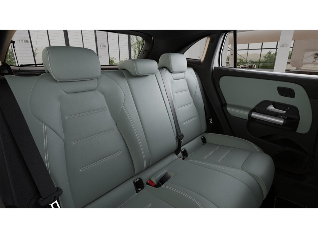 2026 Mercedes Benz GLA 250 4MATIC photo 5