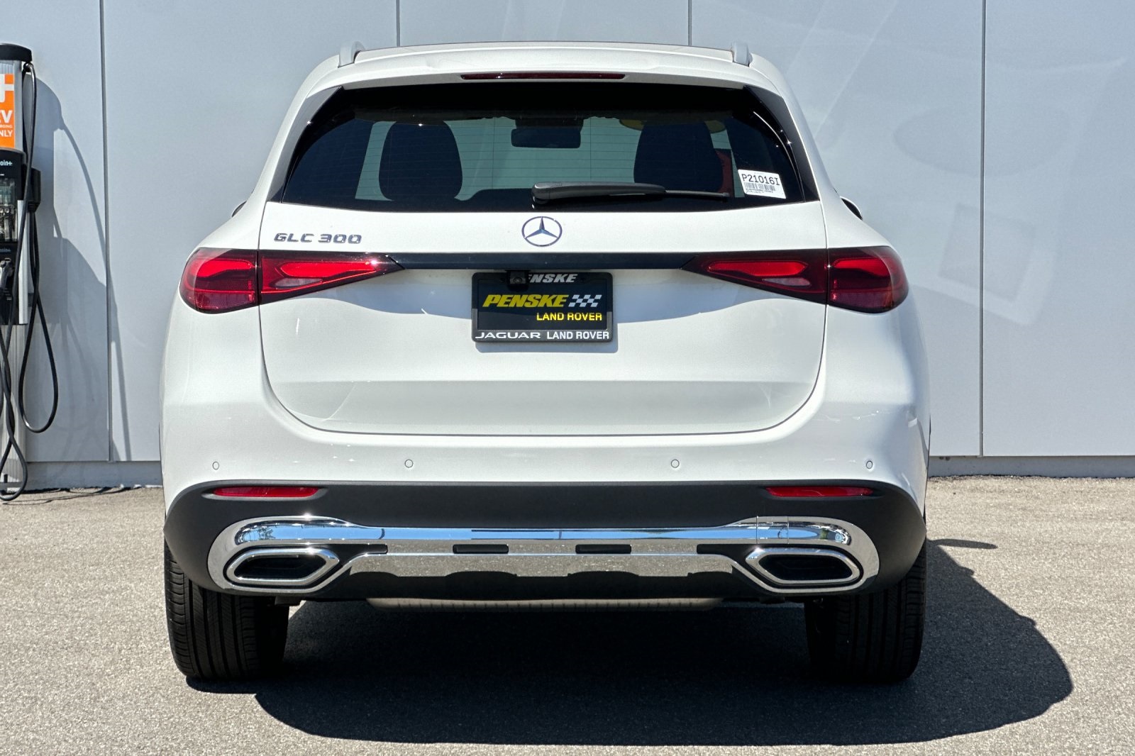 2024 Mercedes Benz GLC 300 photo 4