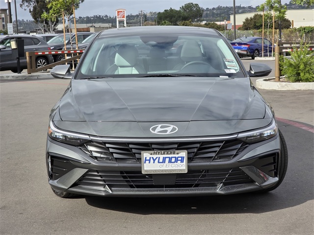 2025 Hyundai Elantra Limited photo 2