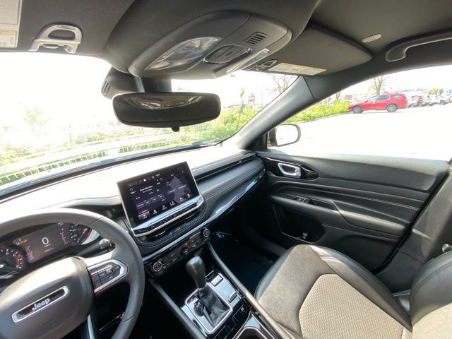 2022 Jeep Compass Altitude photo 13