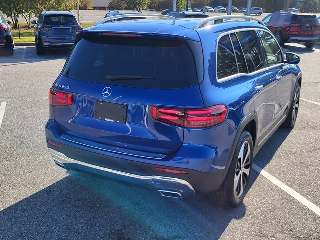 2025 Mercedes Benz GLB 250 photo 2