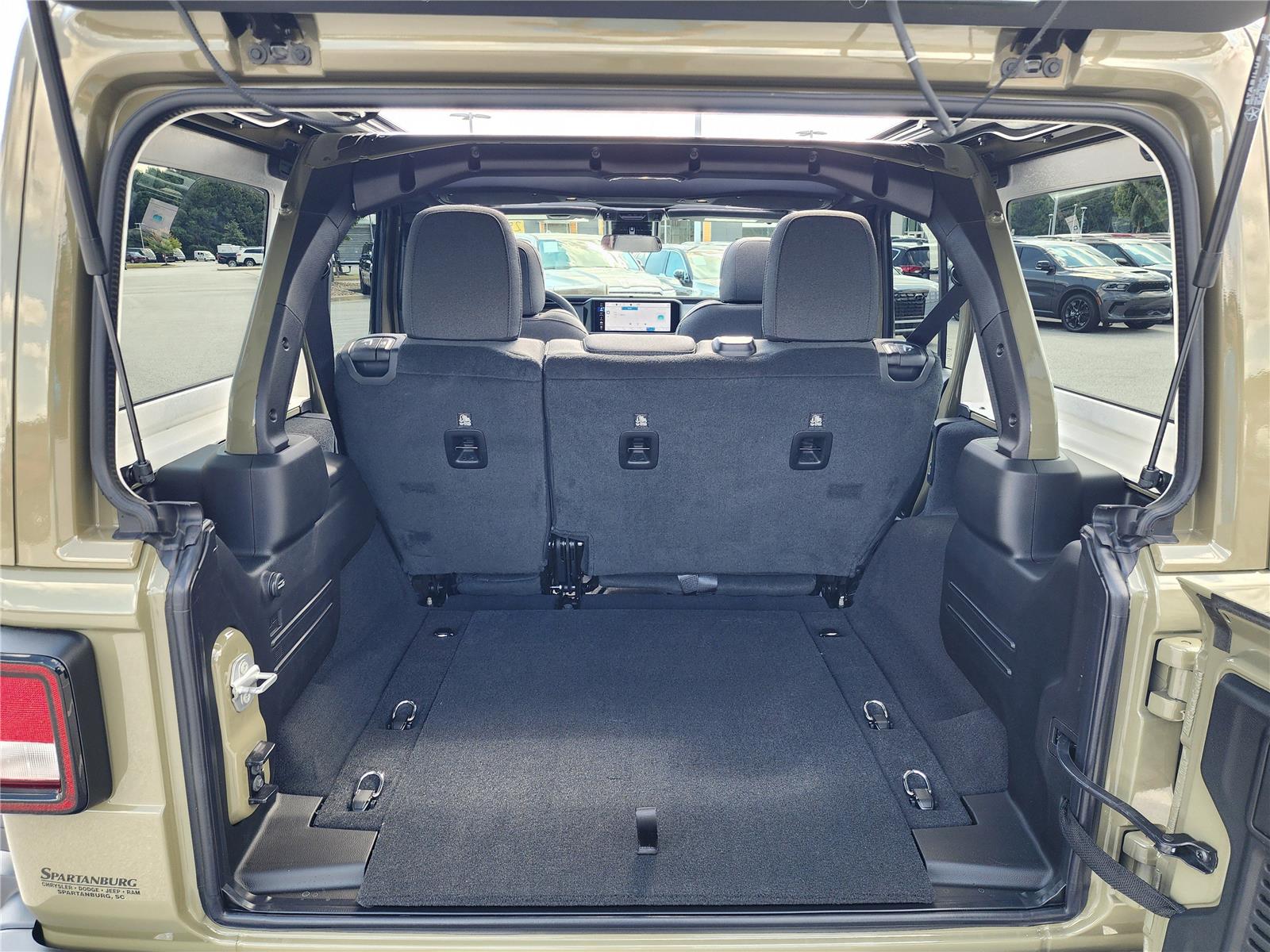 2025 Jeep Wrangler Willys photo 4