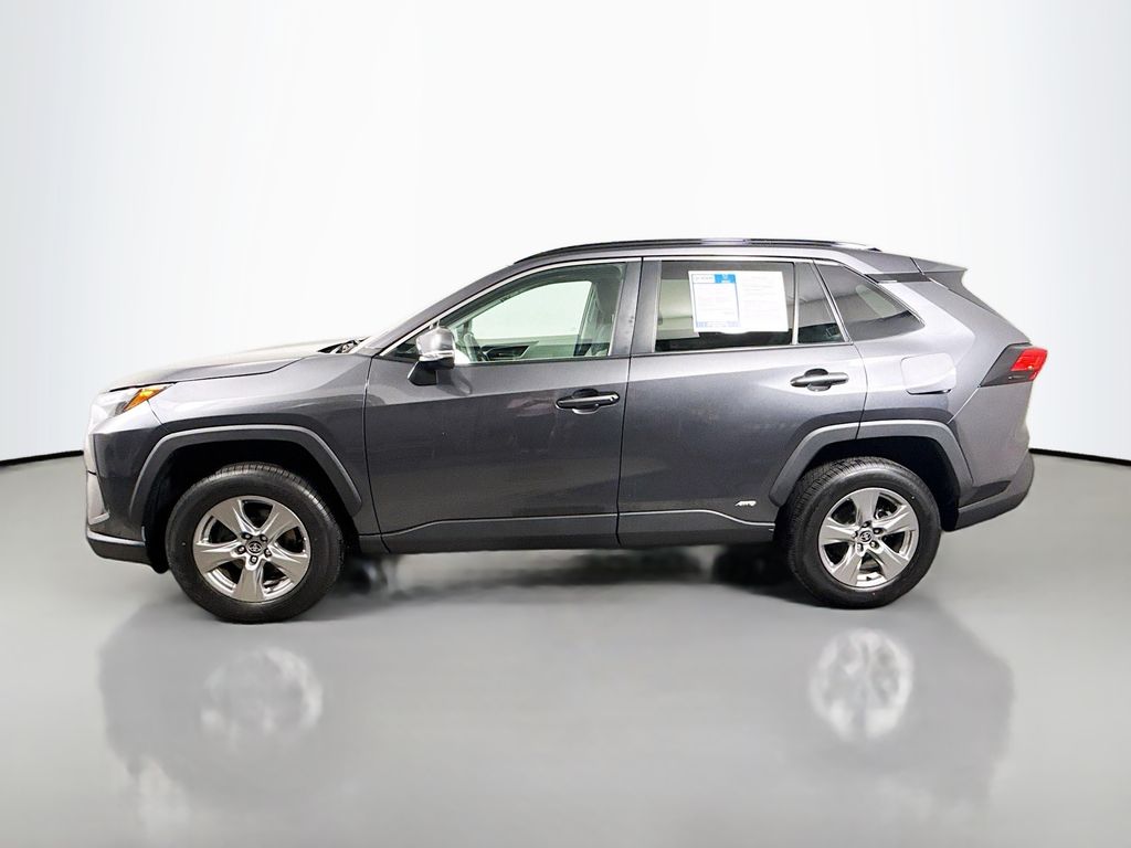 2023 Toyota RAV4 Hybrid XLE photo 4