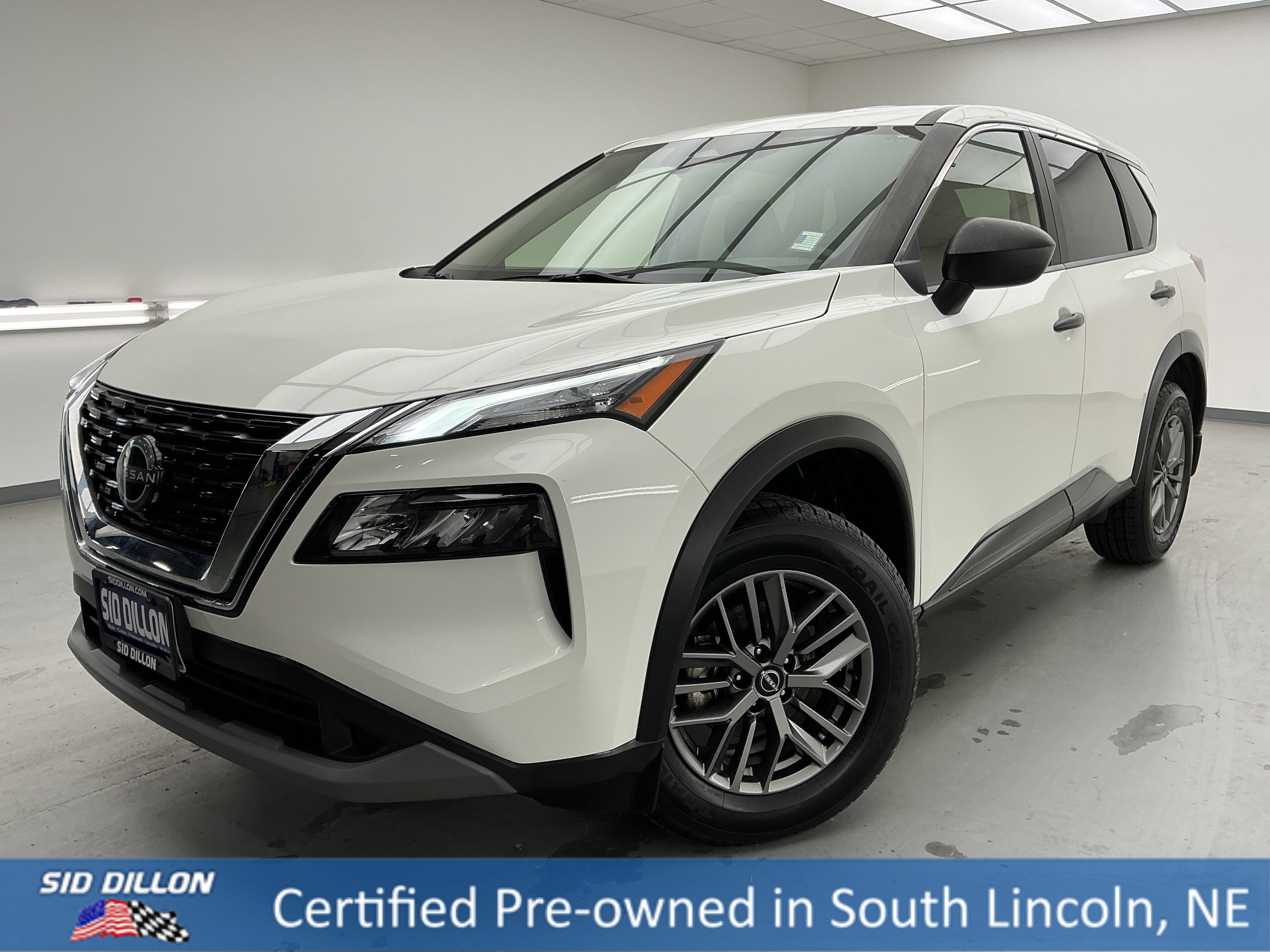 2023 Nissan Rogue S's photo