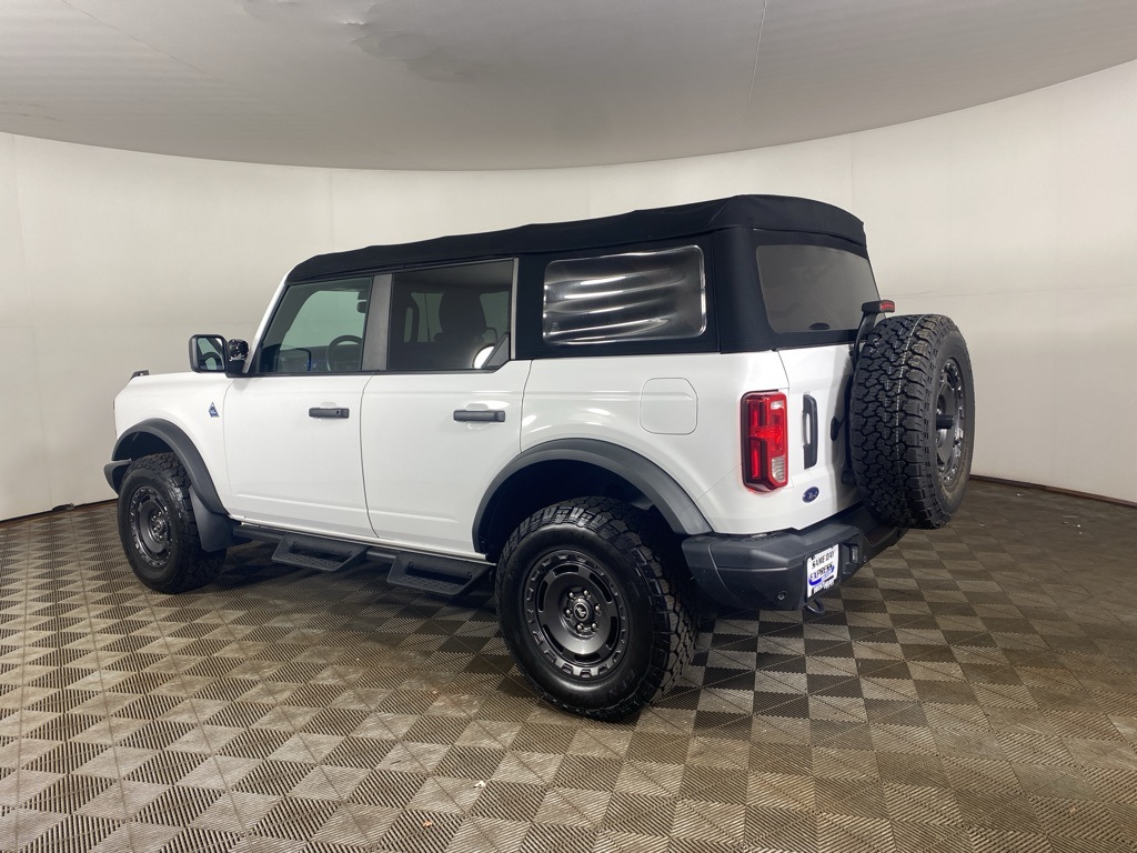 2022 Ford Bronco Black Diamond photo 8