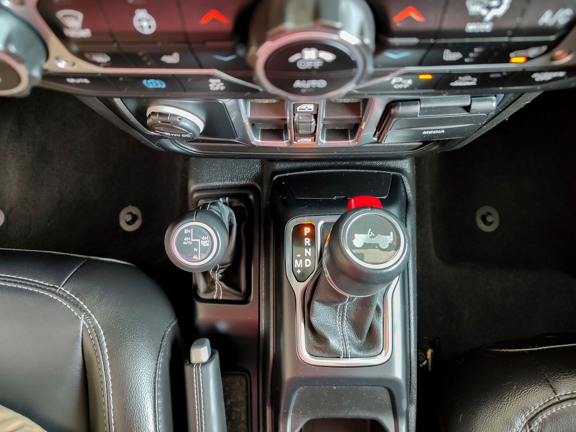 2021 Jeep Wrangler Unlimited Sahara 4xe photo 11