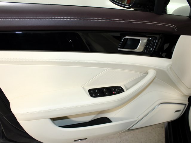 2022 Porsche Panamera 4 photo 18
