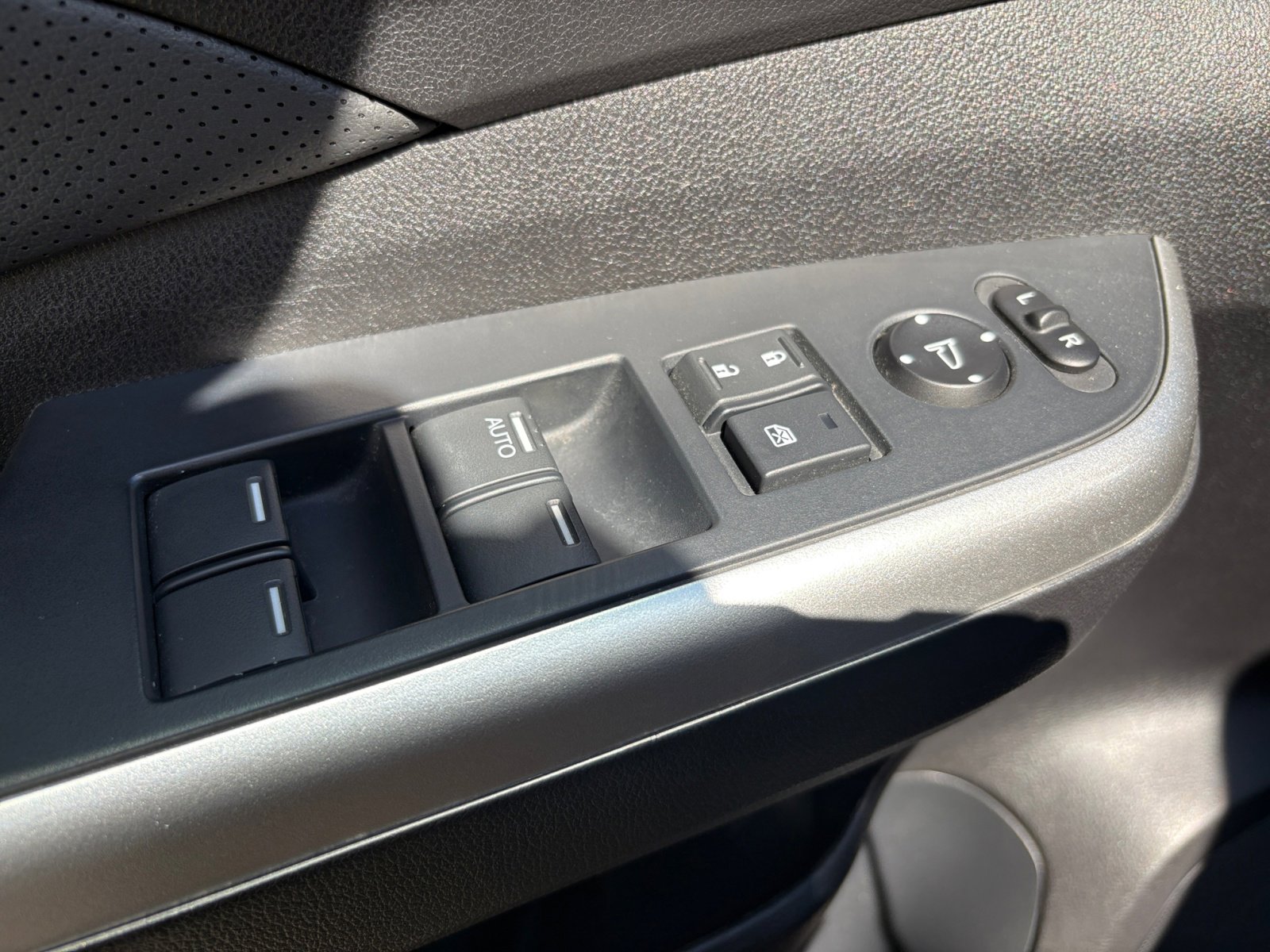 2016 Honda CR-V EX-L photo 25