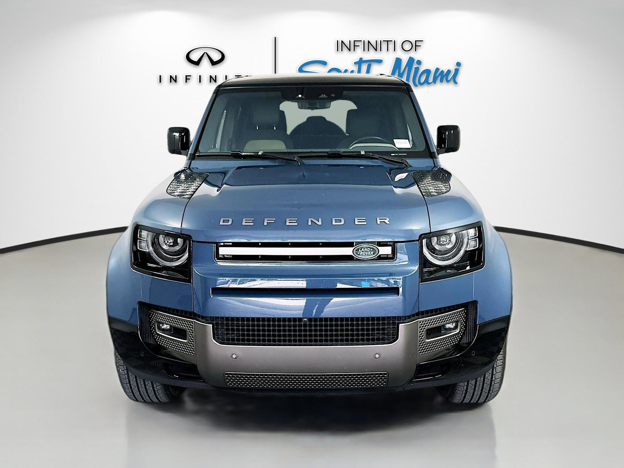2021 Land Rover Defender X-Dynamic HSE photo 2