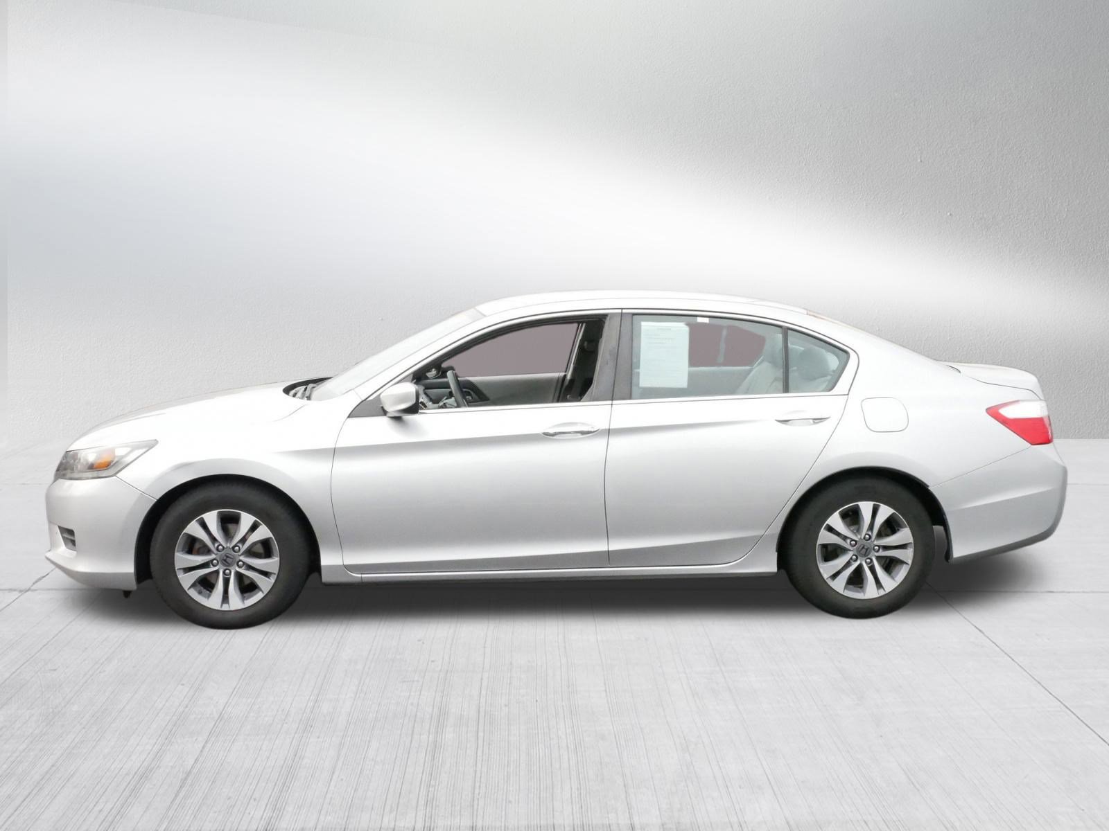 2015 Honda Accord LX photo 4