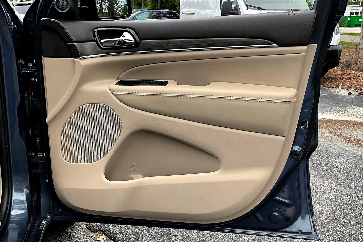 2019 Jeep Grand Cherokee Overland Sport photo 21
