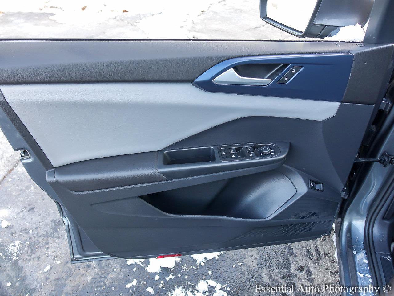 2022 VOLKSWAGEN TAOS - Image 17