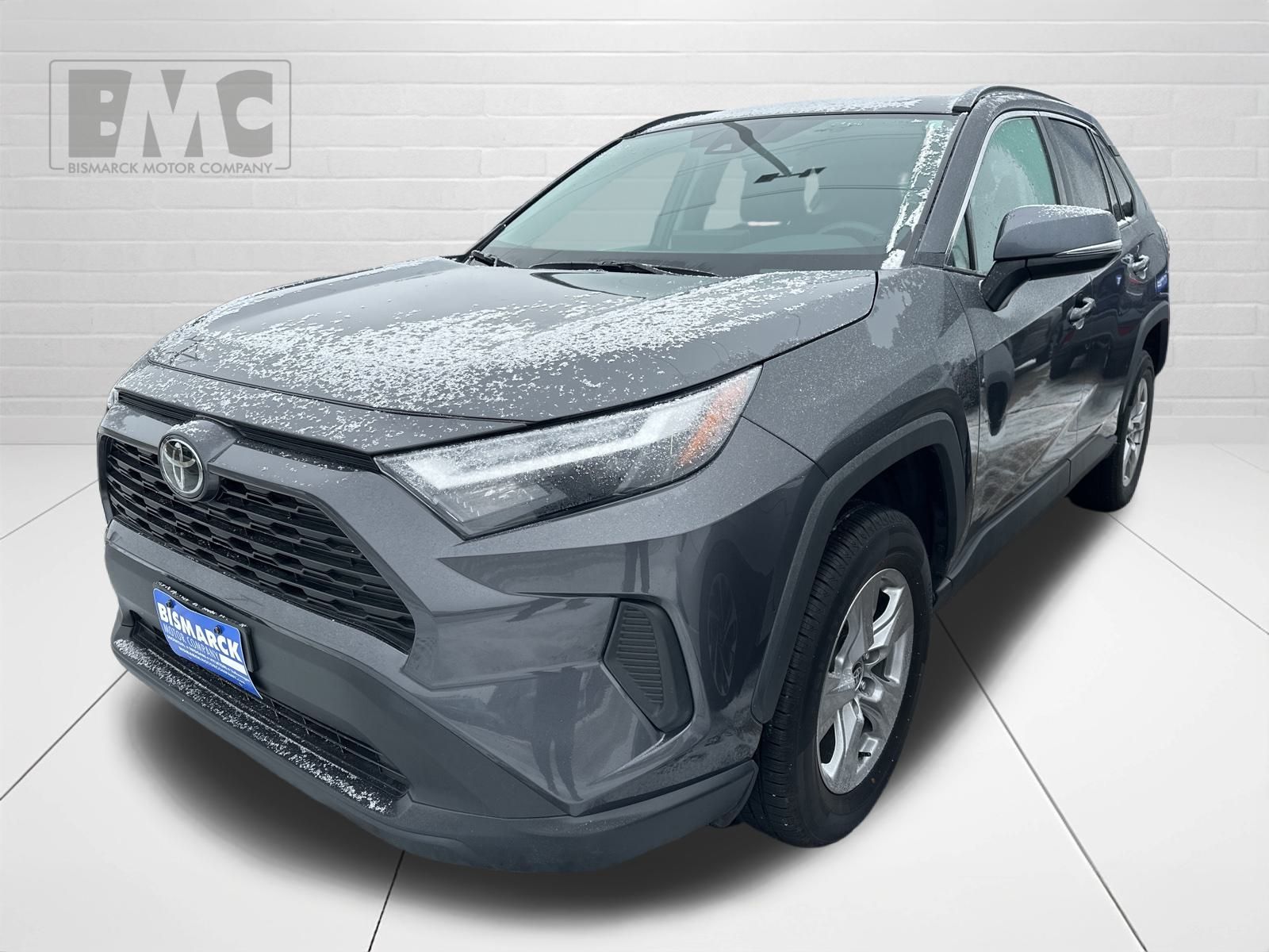 2024 Toyota RAV4 XLE's photo