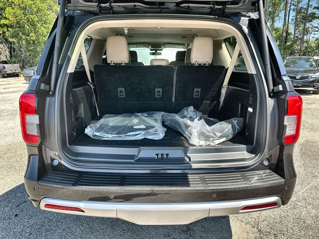 2022 Ford Expedition XLT MAX photo 24