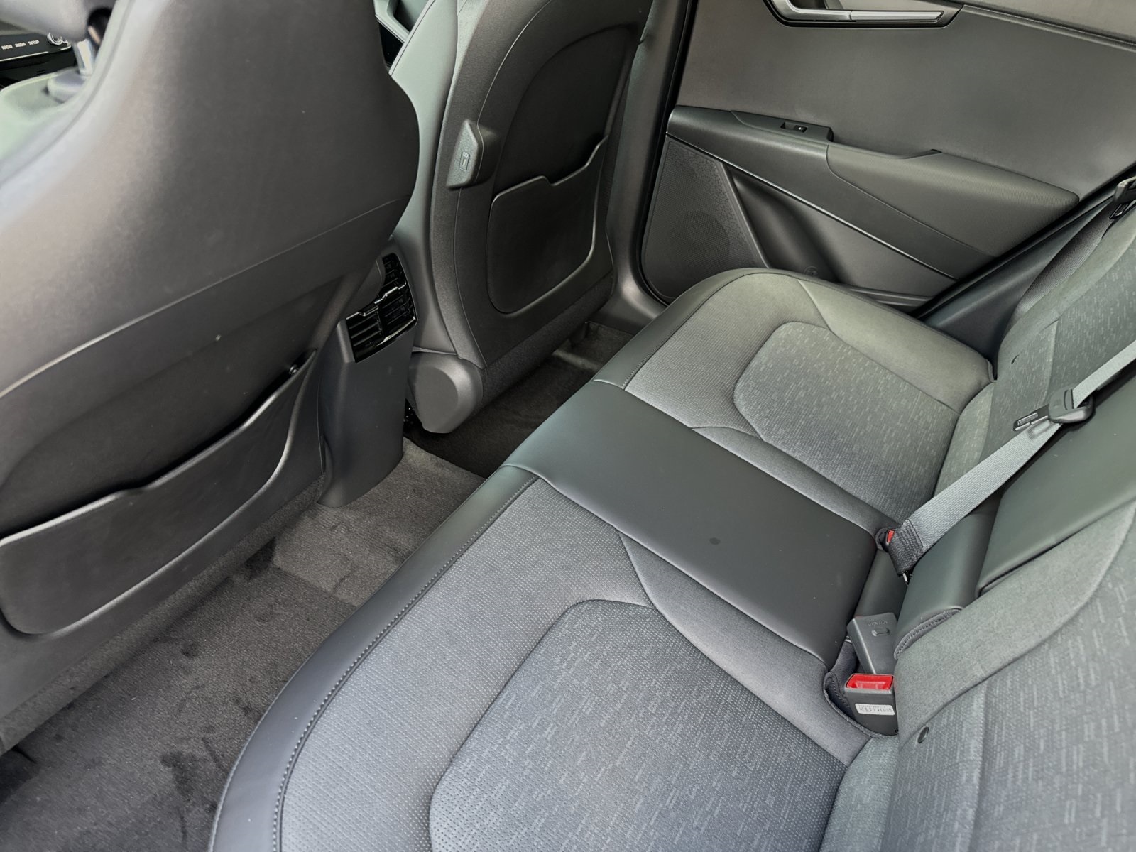 2025 Kia Niro SX Touring photo 12