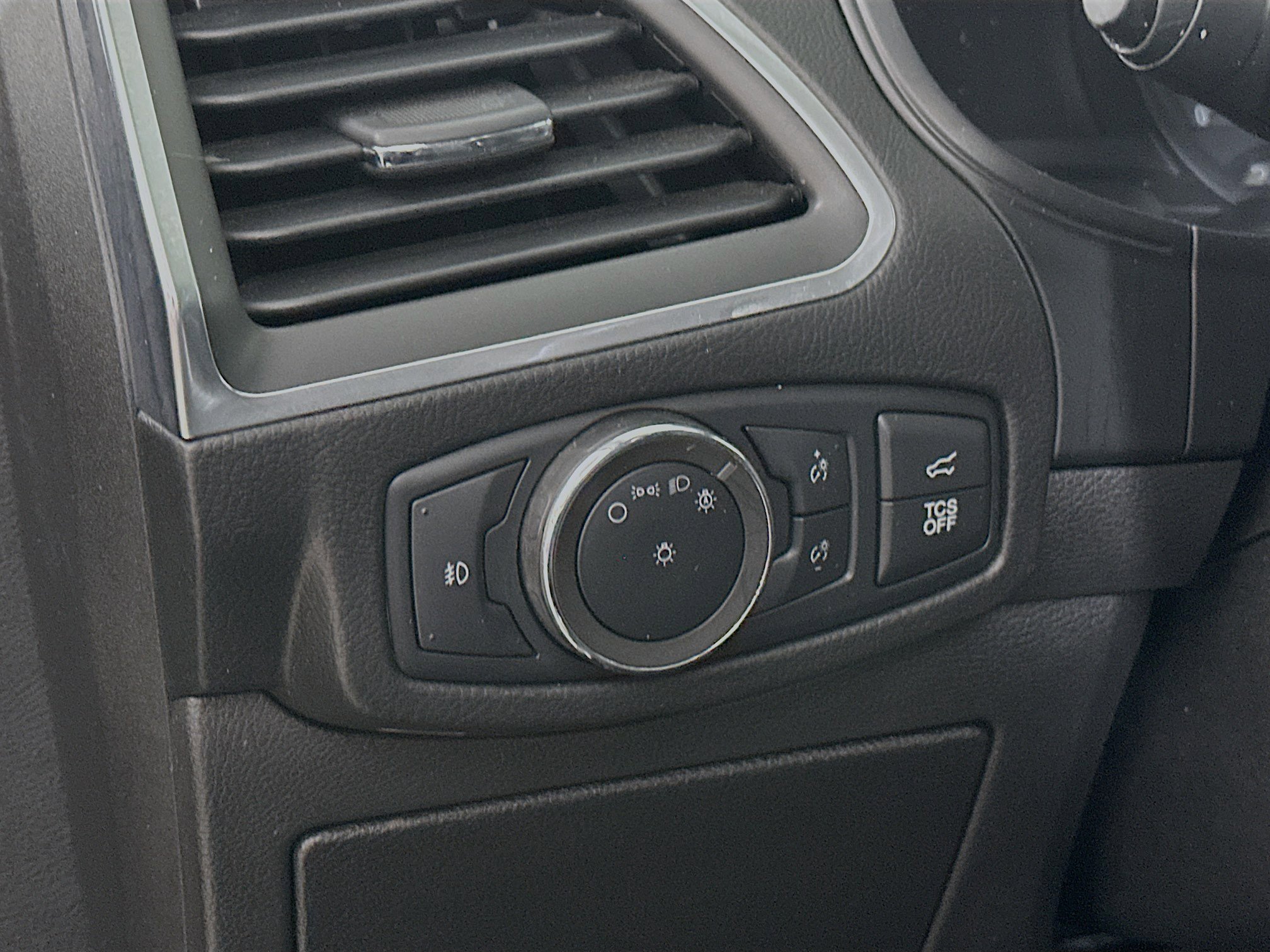 2022 Ford Edge Titanium photo 10