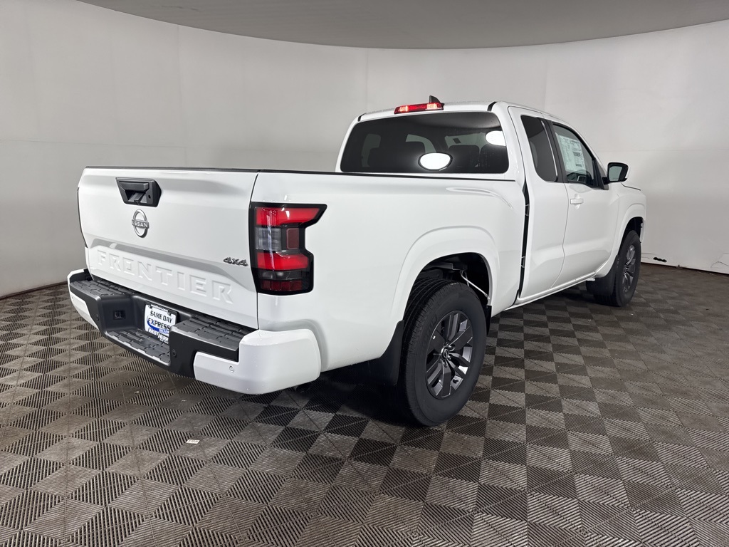 2025 Nissan Frontier SV photo 6