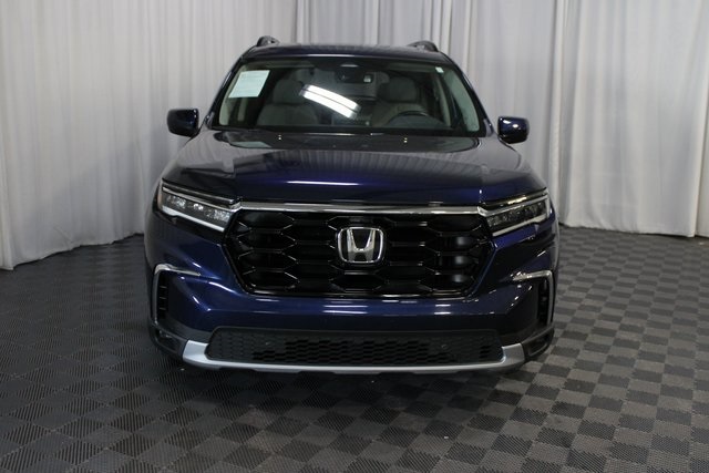 2023 Honda Pilot Touring photo 2