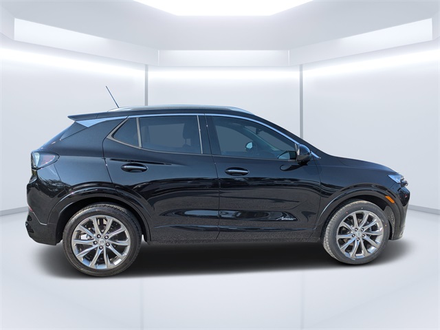 2024 Buick Encore GX Avenir photo 2